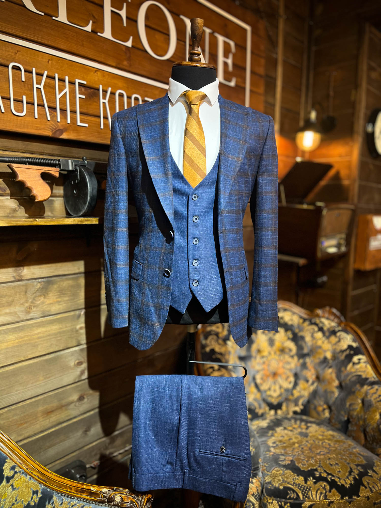 Костюм синий в коричневую клетку Barleone | К300