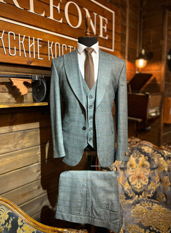 Костюм бирюзовый в коричневую клетку | К363